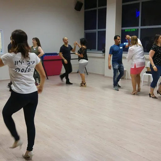 יניב ילון ביה"ס לסלסה. Kefar Sava