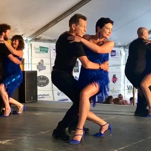 Salsa Moderna Dance Lessons. Victoria