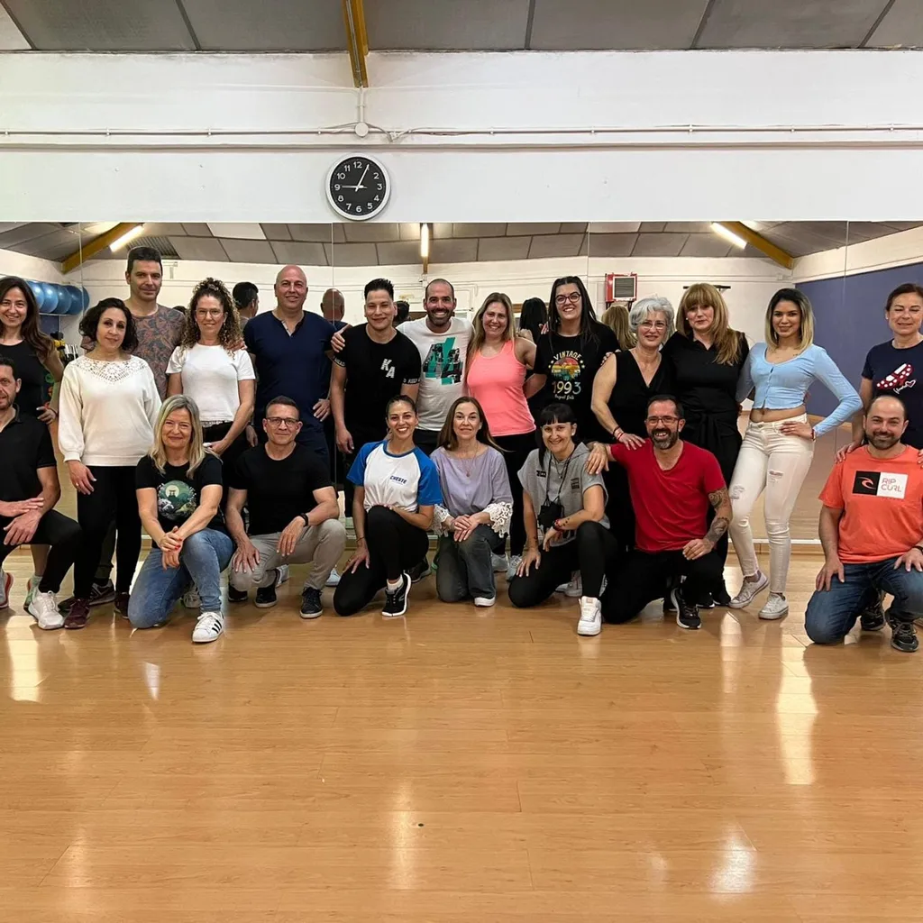 Escuela de Salsa y Bachata "CHESTE". Valencia