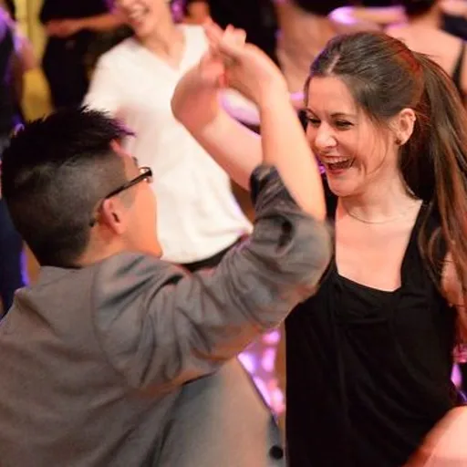 Caramelo Latin Dance Academy. Londres