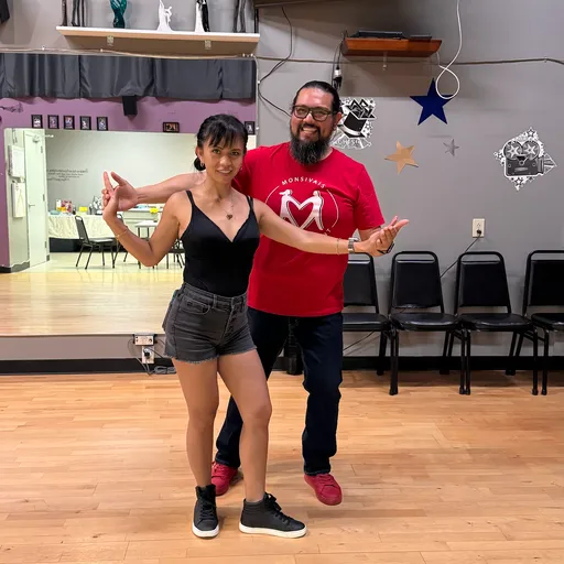Dance With Noe. Nashville
