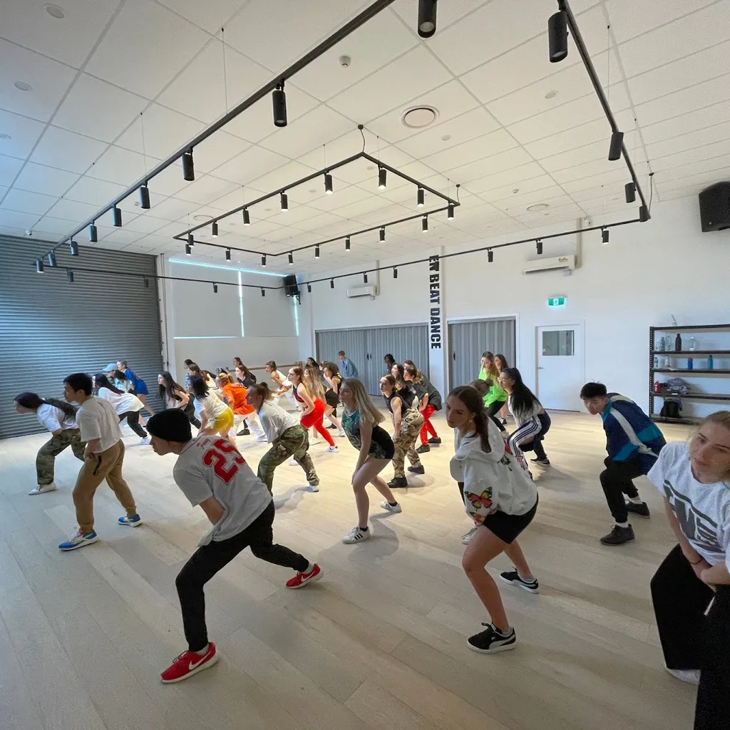 En Beat Dance Academy. Kaipātiki, Auckland
