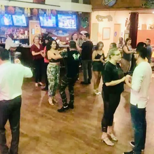 RUMBA CALIENTE -Clases de Baile SALSA BACHATA CUMBIA FOLKLORICO. Oxnard
