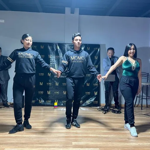 Momo Dance Academy. Quito