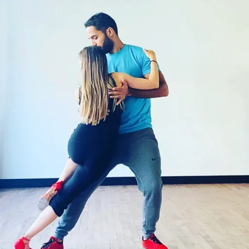 Swave Connection - École de danse Bachata Kizomba Montréal. Montreal