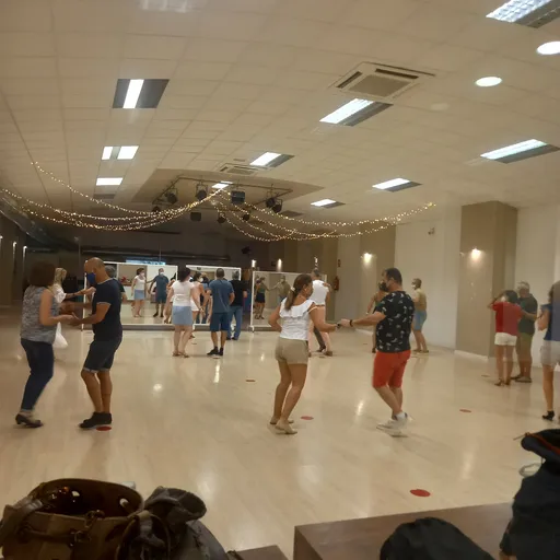 Clases de Salsa, Bachata y Kizomba en Valencia. Valencia