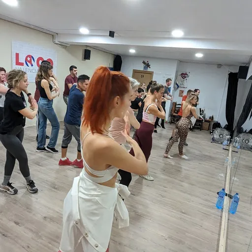 Loco Valencia Salsa Ayora. Valencia