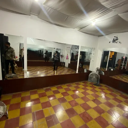 Salsa con Gloria Dance Academy. Antigua Guatemala