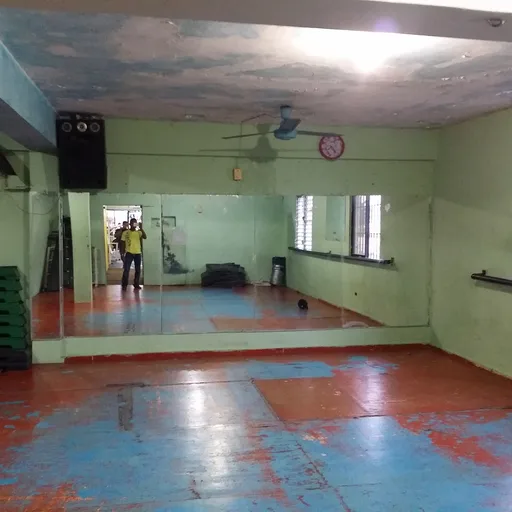 Escuela de Salsa Peluche. Santo Domingo de Guzmán
