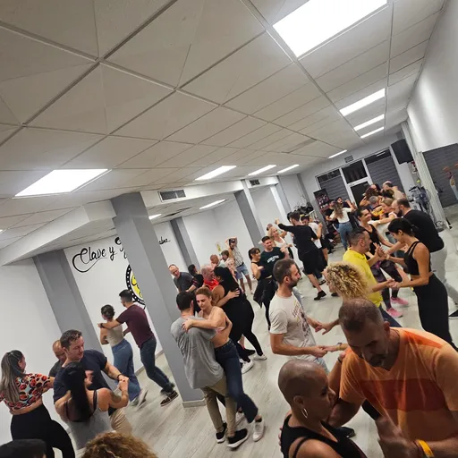 Escuela De Baile Clave y Tacón Las Palmas (Bachata, Salsa y mucho más). Las Palmas