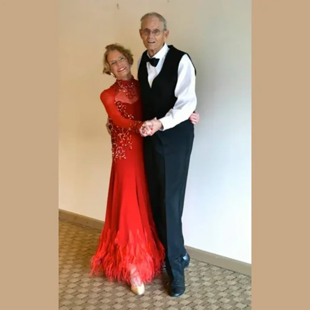 Lisa Sparkles Ballroom & Latin Dance Studio. Foto 10
