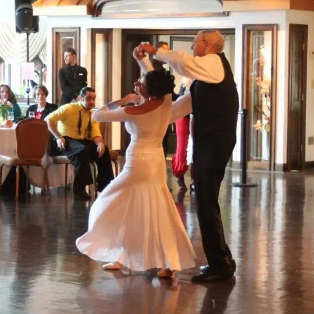 Lisa Sparkles Ballroom & Latin Dance Studio. Foto 3