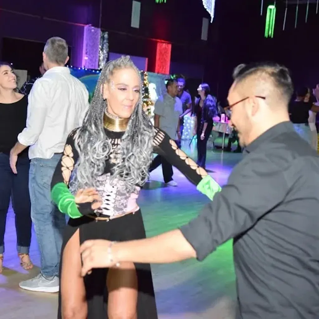 Bachata and Salsa at Stardust. Photo 2