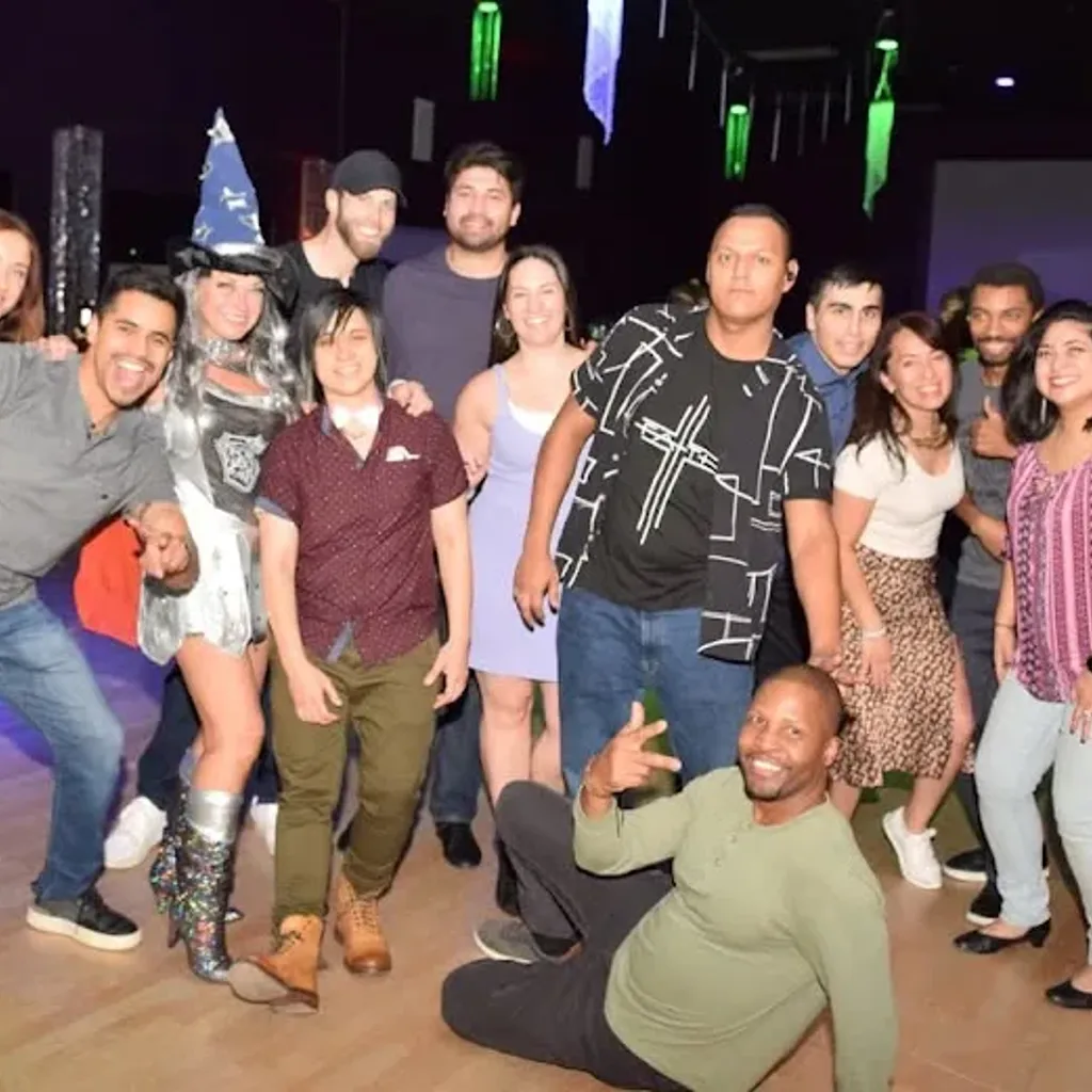 Bachata and Salsa at Stardust. Photo 3